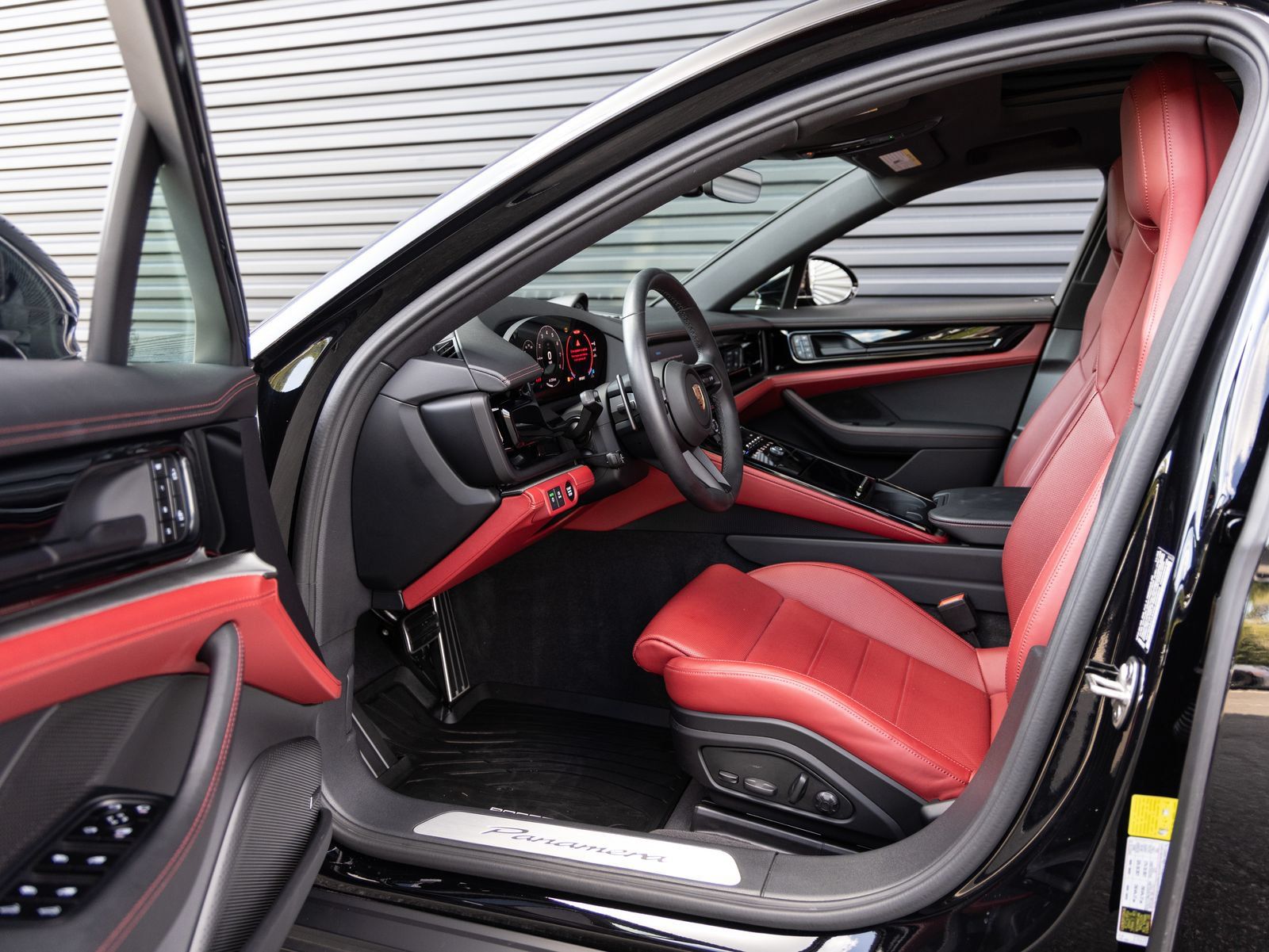 Certified 2025 Porsche Panamera RWD image 22