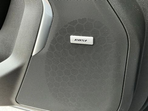 Used 2023 GMC Yukon SLT w/ SLT Luxury Package image 26