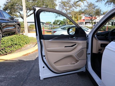 Used 2022 Jeep Grand Cherokee Limited w/ Trailer Tow Prep Group (B) image 25