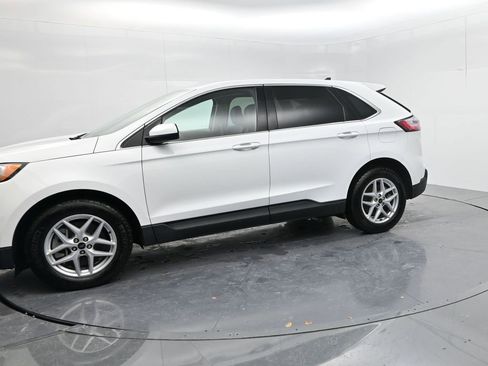 Used 2024 Ford Edge SEL image 4