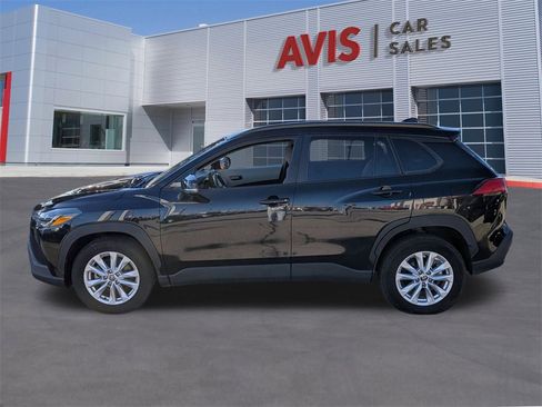 Used 2023 Toyota Corolla Cross LE image 10