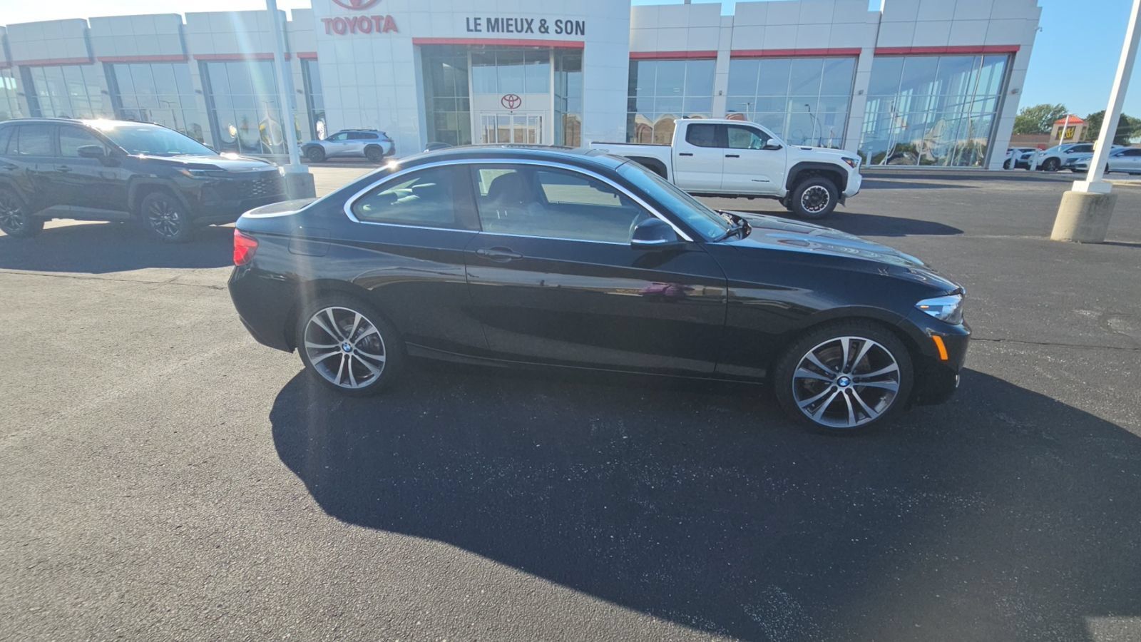 Used 2018 BMW 230i xDrive Coupe AWD/4WD image 2