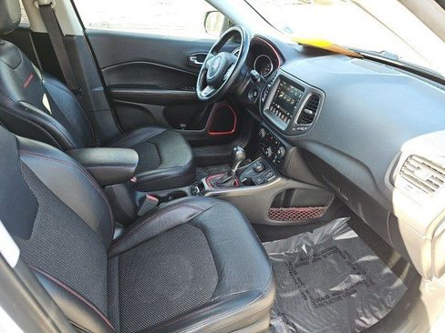 Used 2019 Jeep Compass Trailhawk image 11