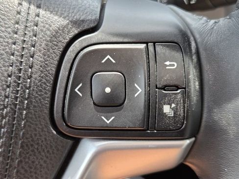 Used 2016 Toyota Highlander XLE AWD/4WD image 26