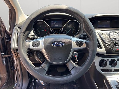 Used 2014 Ford Focus SE FWD image 18