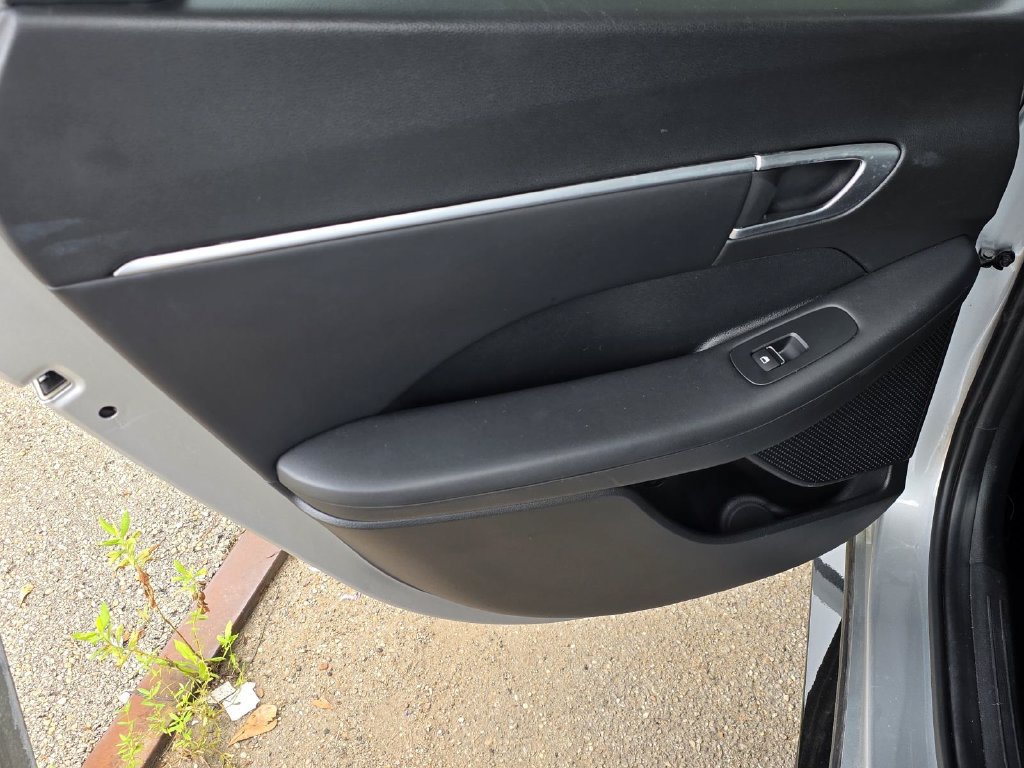 Used 2025 Hyundai Sonata SEL FWD image 26