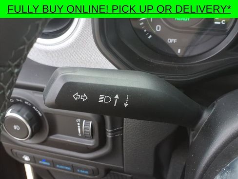 Used 2025 Jeep Wrangler Unlimited Sahara image 18