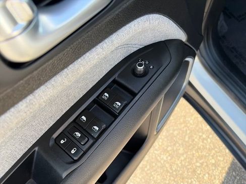 Used 2023 Jeep Compass Sport AWD/4WD image 11