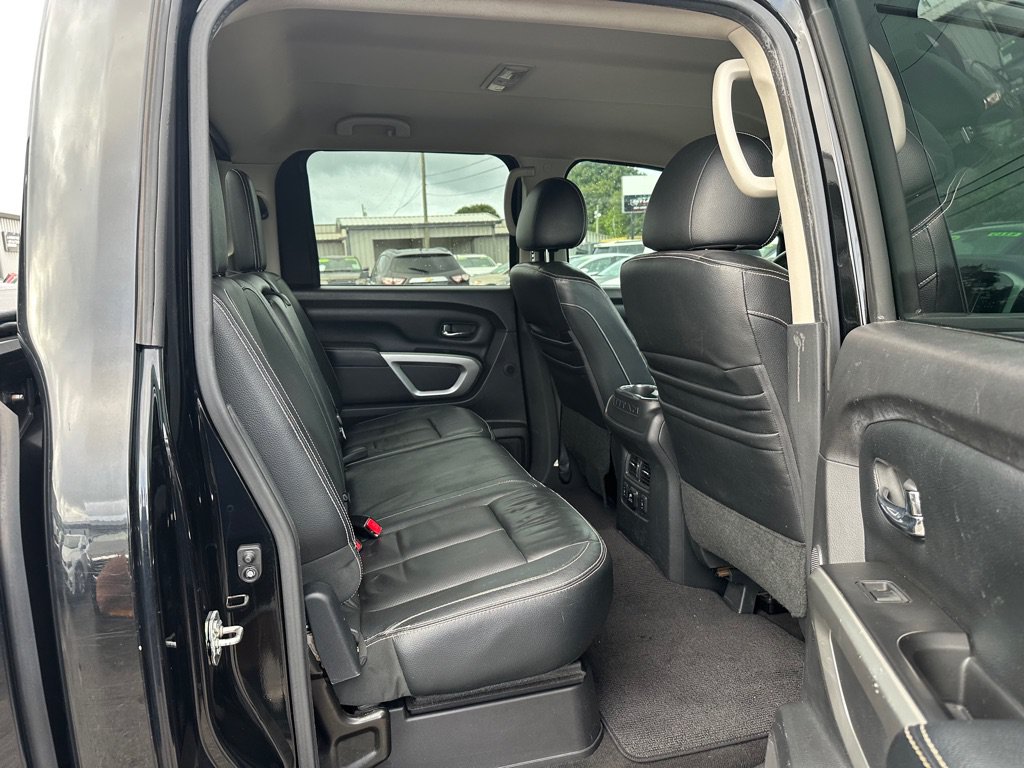Used 2017 Nissan Titan PRO-4X w/ Pro-4x Convenience Package AWD/4WD image 7