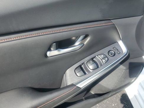 Certified 2024 Nissan Sentra SR FWD image 14