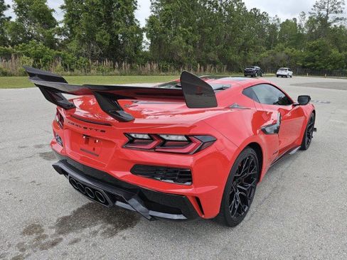 Used 2026 Chevrolet Corvette ZR1 w/ ZR1 Carbon Fiber Aero Package image 2