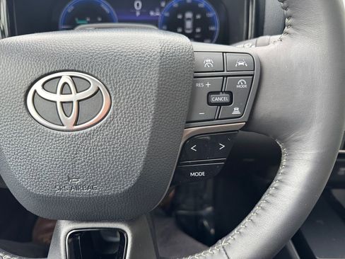 Used 2026 Toyota Camry XLE w/ Premium Plus Package FWD image 30