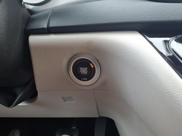 Used 2024 Chrysler Pacifica Touring-L FWD image 24
