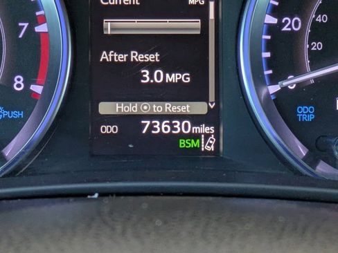 Used 2019 Toyota Highlander XLE image 31