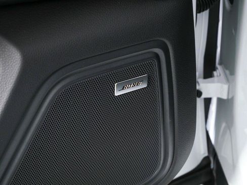 Certified 2026 Porsche Macan Turbo AWD/4WD image 7