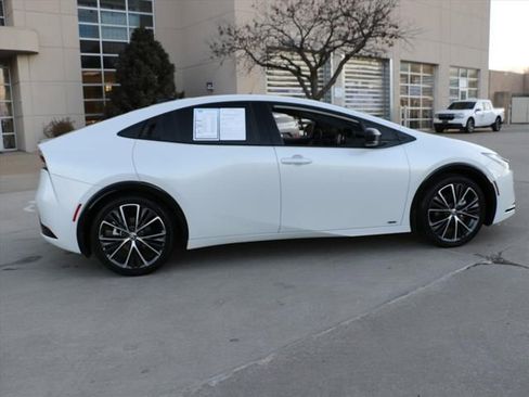 Used 2024 Toyota Prius XLE image 6