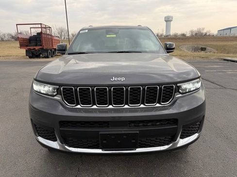 New 2026 Jeep Grand Cherokee L Laredo image 2