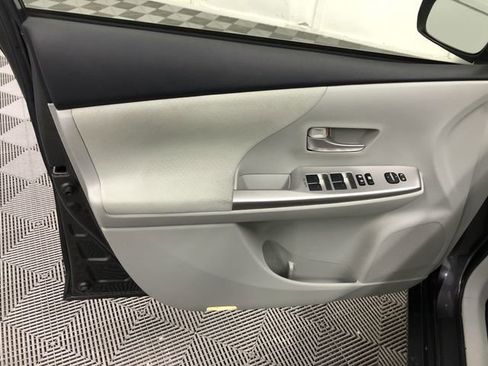 Used 2012 Toyota Prius V Two image 12