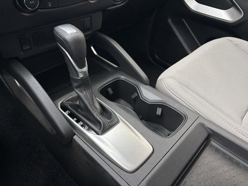 Used 2024 Nissan Frontier SV image 27