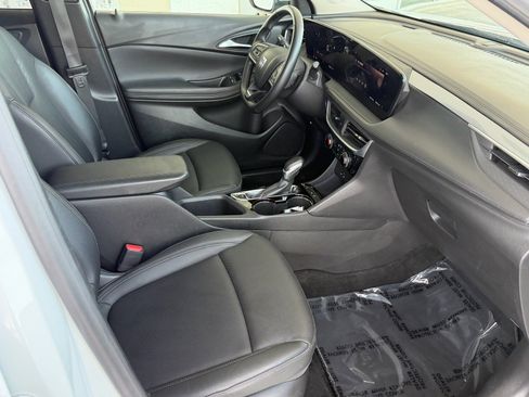 Used 2024 Buick Encore GX Sport Touring image 18