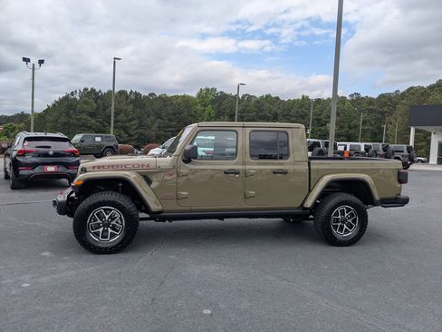 Used 2025 Jeep Gladiator Rubicon AWD/4WD image 8