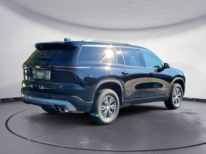 Used 2025 Chevrolet Traverse LT