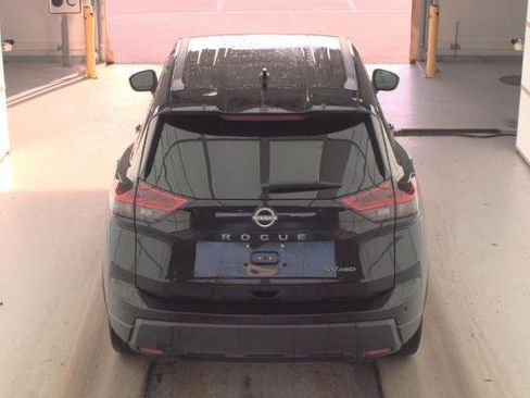 Used 2024 Nissan Rogue SV image 11