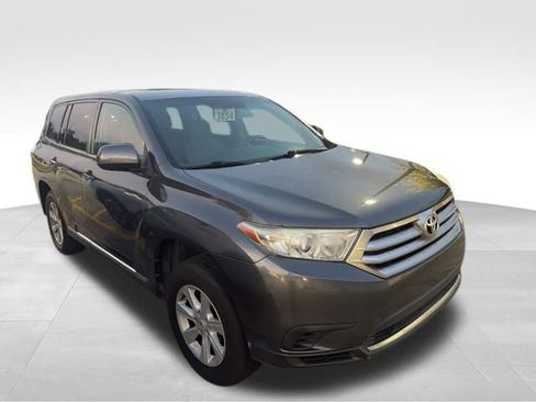 Used 2013 Toyota Highlander Plus image 8