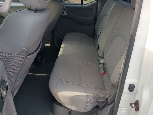 Used 2016 Nissan Frontier SV w/ SV Value Truck Package AWD/4WD image 26