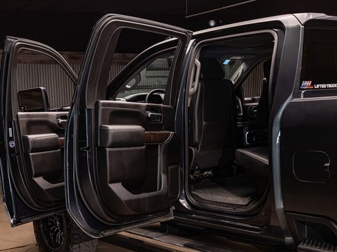 Used 2023 GMC Sierra 2500 Denali image 32