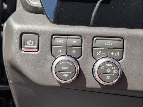 New 2026 GMC Sierra 1500 Elevation image 17