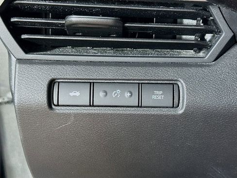 Used 2025 Nissan Altima 2.5 SV FWD image 21