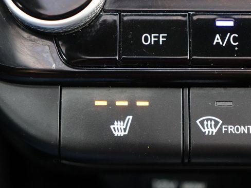 Used 2024 Hyundai Elantra Limited image 40