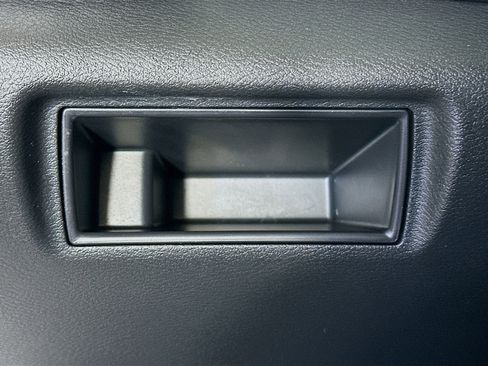 Used 2025 Nissan Versa SR w/ Trunk Package image 17