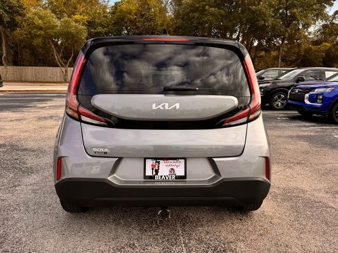 Used 2025 Kia Soul S FWD image 8