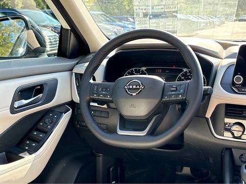 New 2026 Nissan Rogue SV image 18