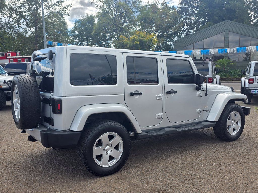 Used 2011 Jeep Wrangler Unlimited Sahara w/ Connectivity Group AWD/4WD image 28