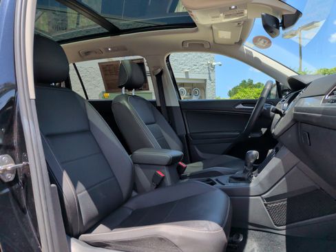 Used 2021 Volkswagen Tiguan SEL w/ 3-Row Tiguan MDO Package FWD image 34