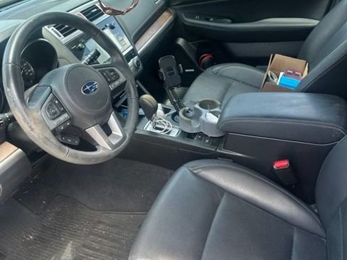 Used 2017 Subaru Outback 2.5i Limited AWD/4WD image 3