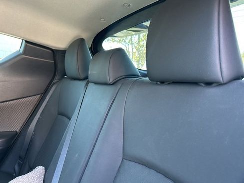 Used 2022 Toyota C-HR XLE image 3