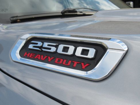 Used 2022 RAM 2500 Tradesman w/ Chrome Appearance Group image 5