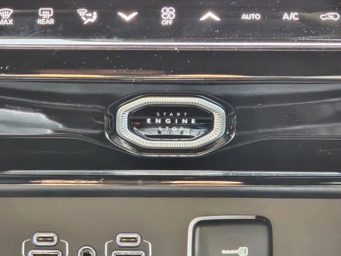 New 2026 Jeep Grand Cherokee Altitude image 13