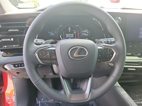 Used 2025 Lexus RX 350 FWD w/ Technology Package image 24