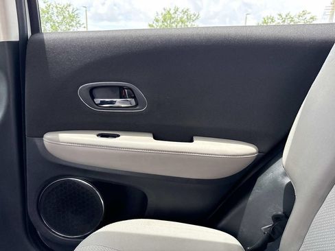 Used 2021 Honda HR-V EX image 18