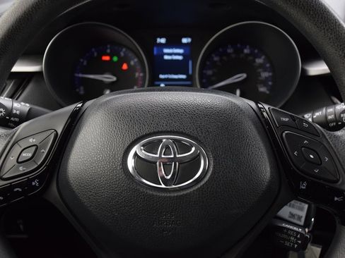 Used 2021 Toyota C-HR LE image 20