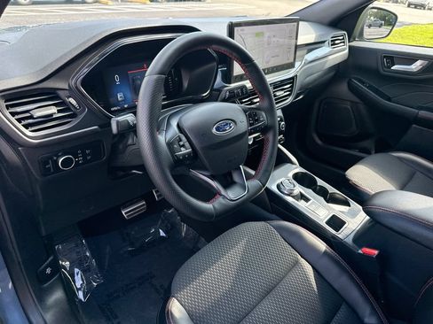 Used 2023 Ford Escape ST-Line w/ Tech Pack #1 AWD/4WD image 9