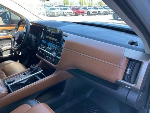 Used 2024 Nissan Pathfinder Platinum w/ Cargo Package AWD/4WD image 19