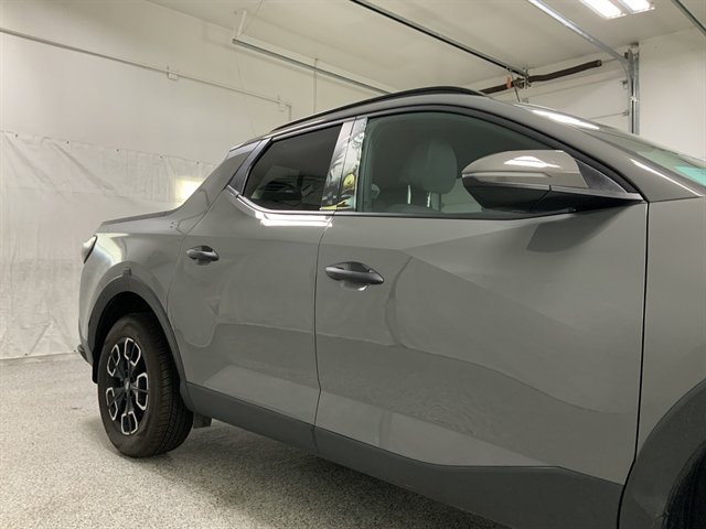 Used 2023 Hyundai Santa Cruz SEL w/ Activity Package FWD image 16