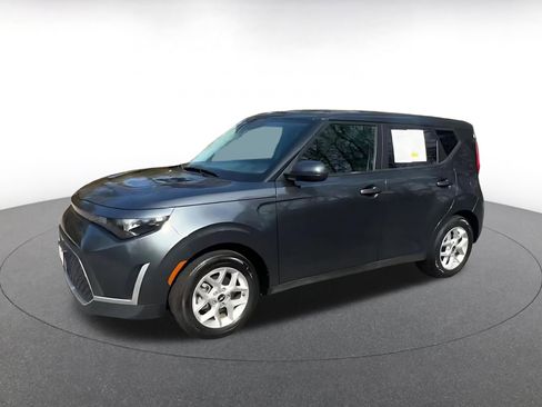 Used 2025 Kia Soul LX w/ LX Technology Package image 8