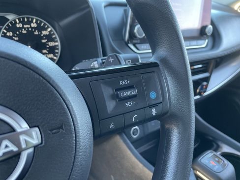 Certified 2023 Nissan Rogue SV image 25